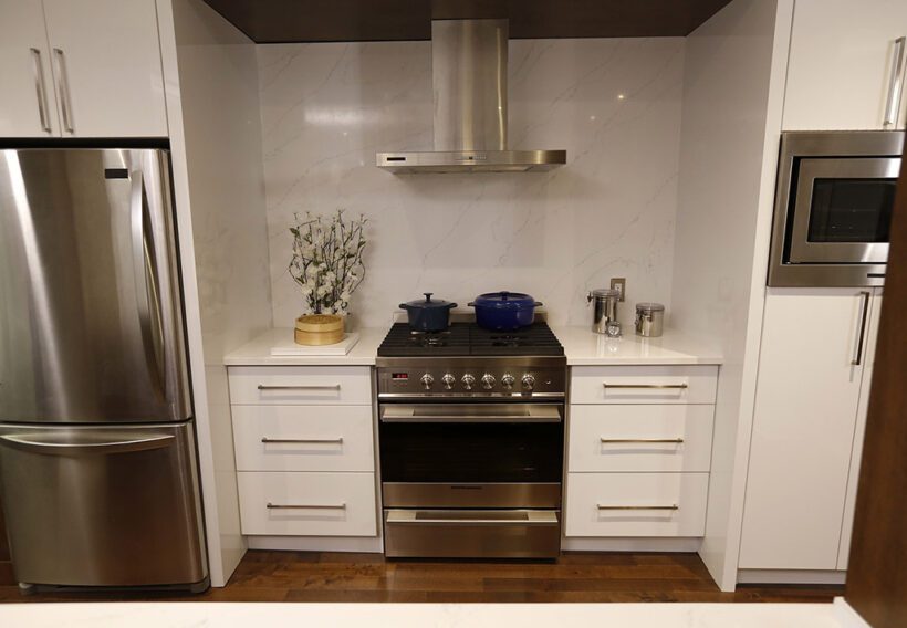 paul-lafrance-custom-built-bright-white-kitchen-15